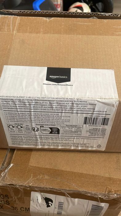Kołdra obciążeniowy dziecięcy Amazon Basics 5 lbs (2,27 kg), granatowy