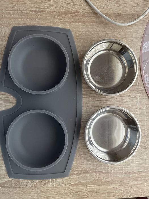 Comedouro duplo com bandeja de silicone