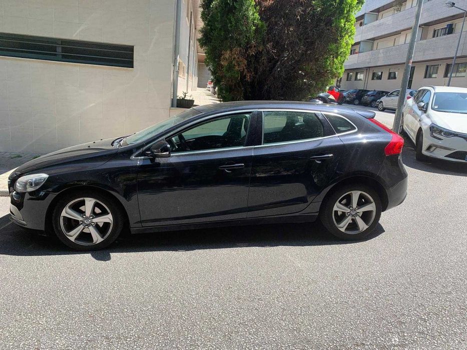 Volvo V40 D2 (hatchback), com muitos extras