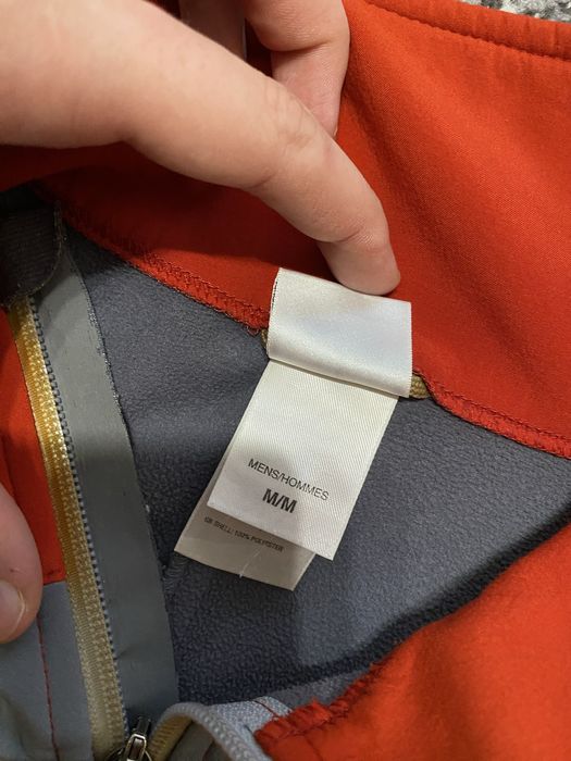 Куртка вітрівка The North Face М розмір софтшел на флісі