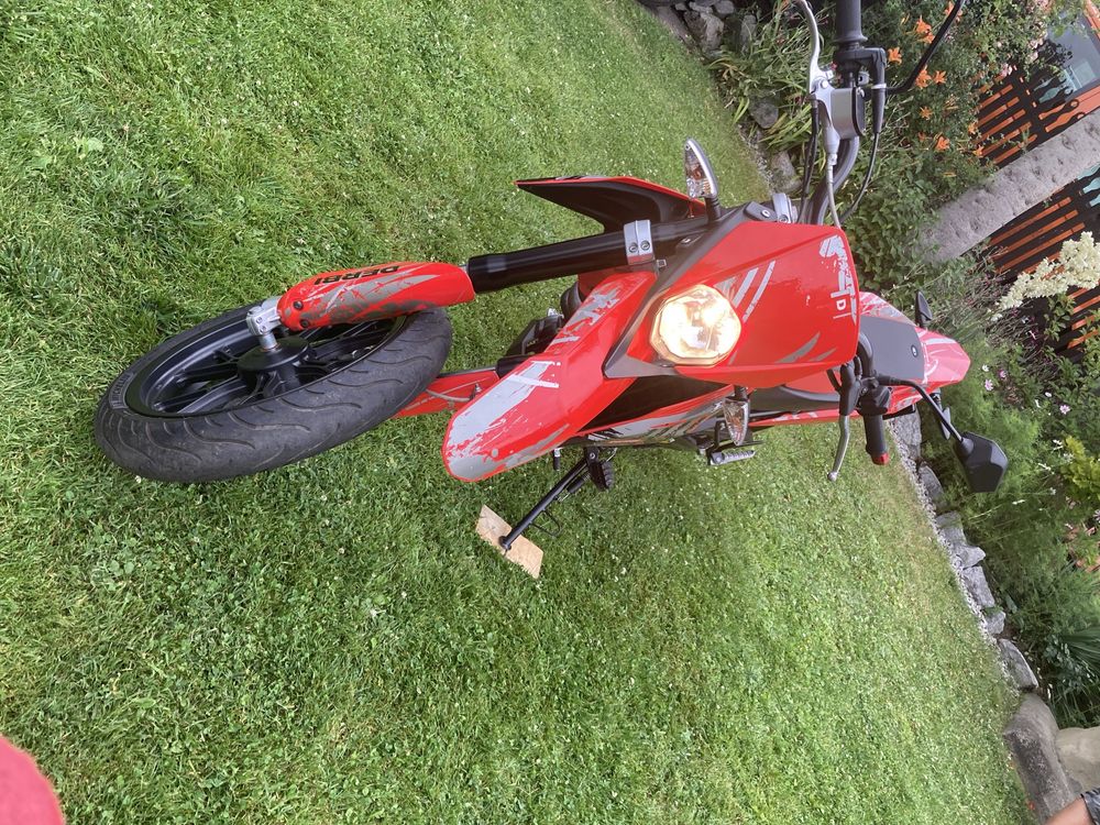Derbi Senda DRD  125 cm3 supermoto  kat. A1 , B nie aprilia yamaha