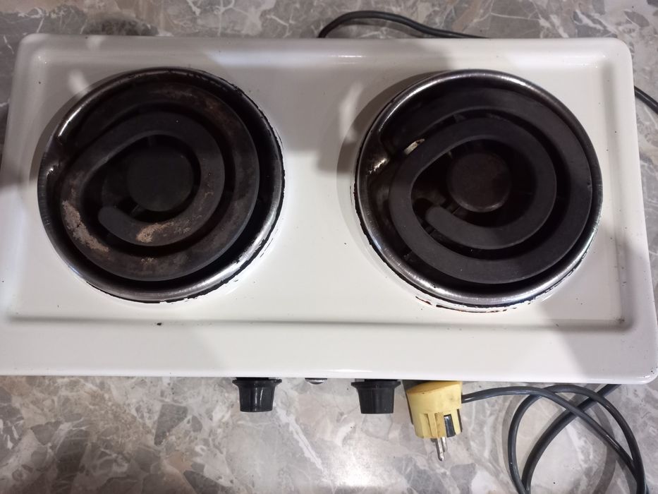 Продам б/у двухконфорочные  электроплиты.