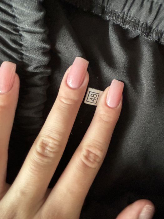 Брючный костюм и юбка