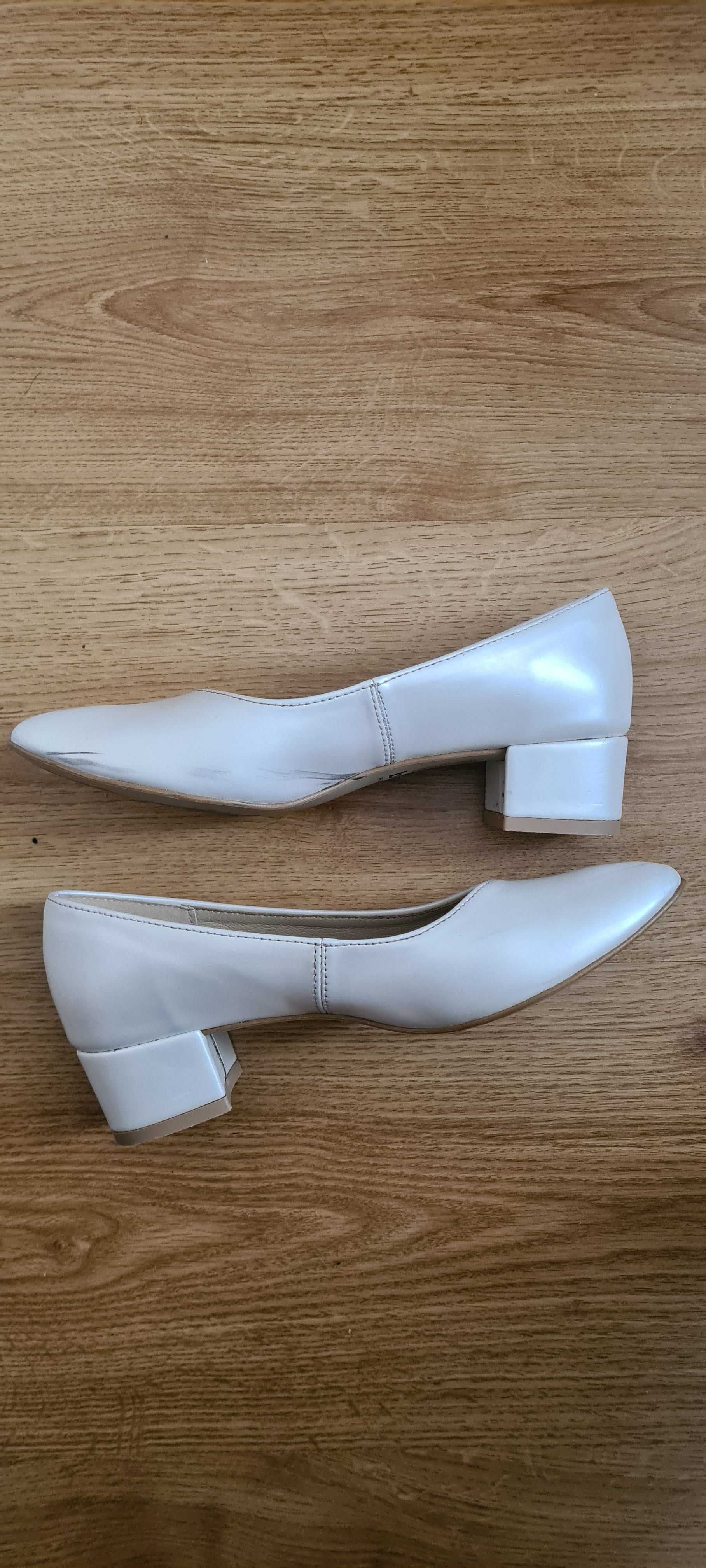 Buty Brilu damskie na obcasie