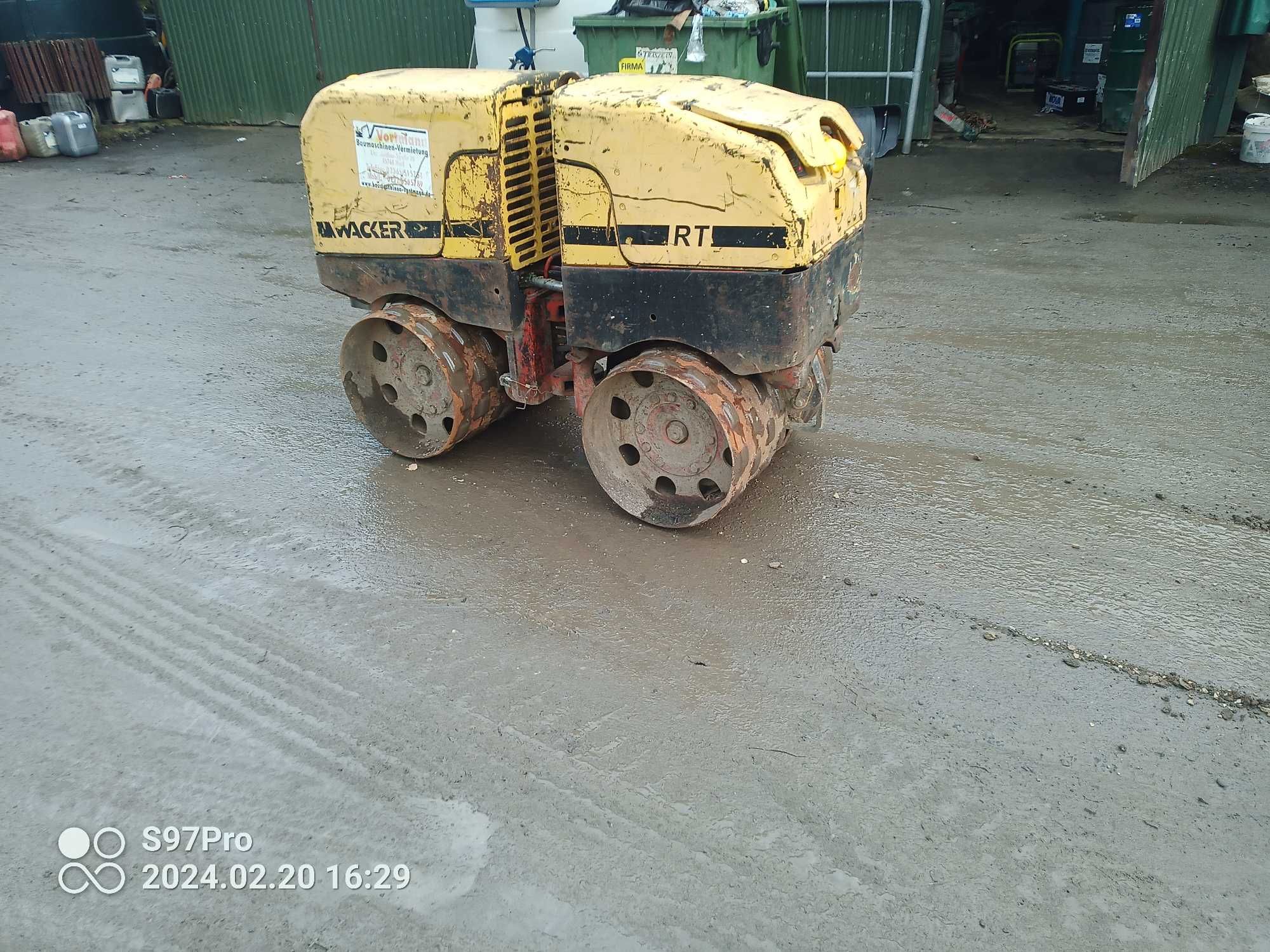 Walec Wacker rt 82