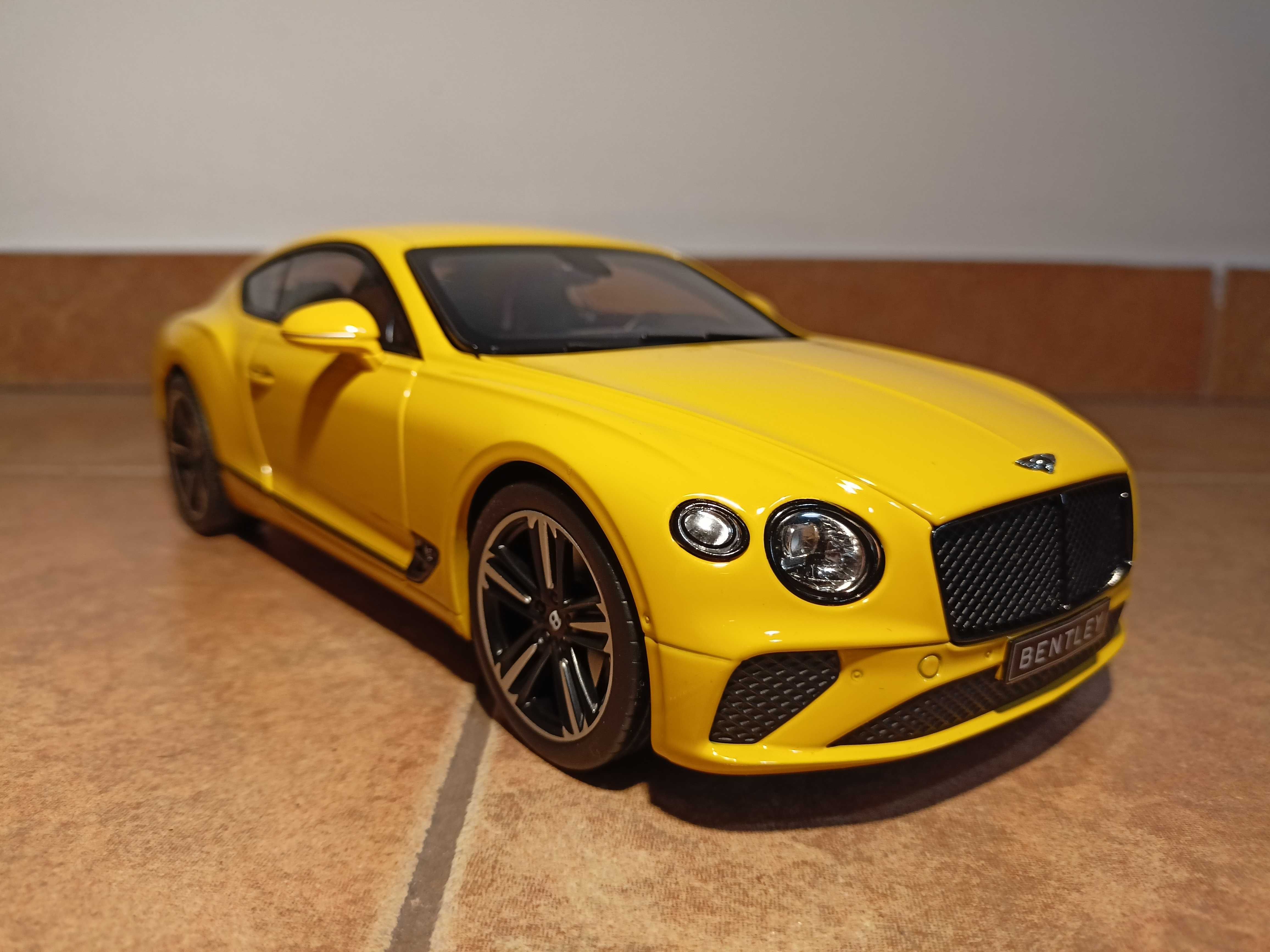 Bentley Continental GT 2018 model w skali 1:18 Norev/otwierane element