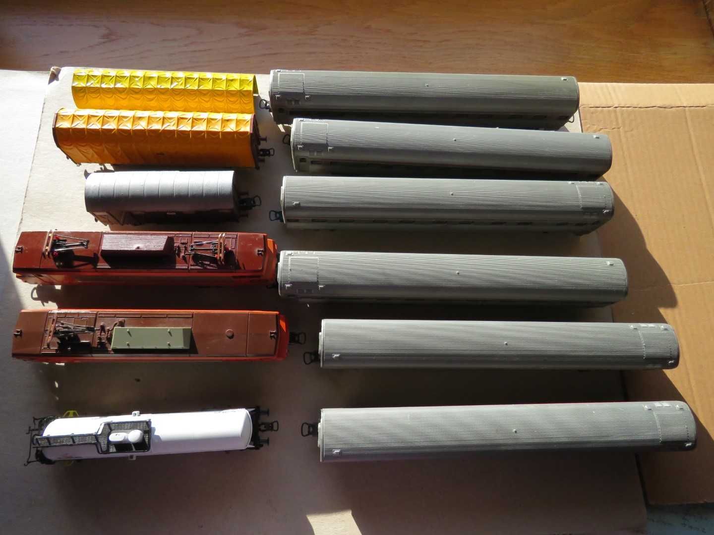 Comboios electricos escala HO, logotipo CP e Galp