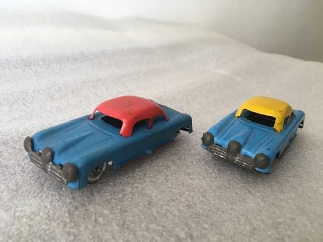 Brinquedo português de folha (design anos 60) - carro sedan
