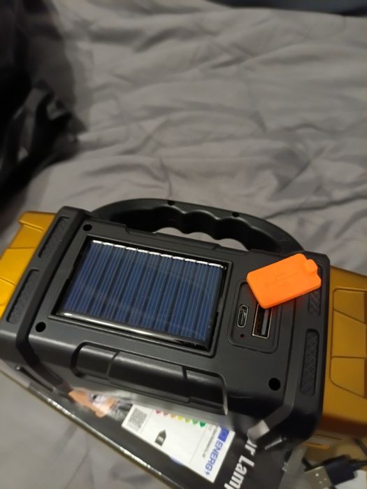 Ліхтар, з функцією зарядки від сонячних променів та USB перезарядка