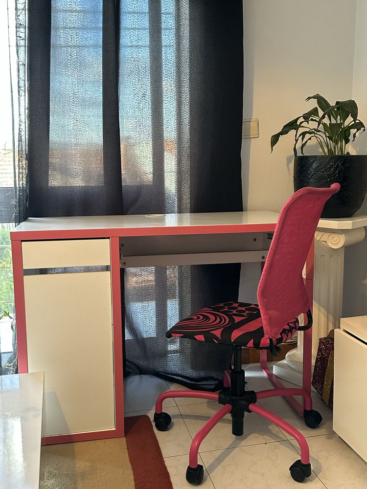 Vendo secretaria + cadeira