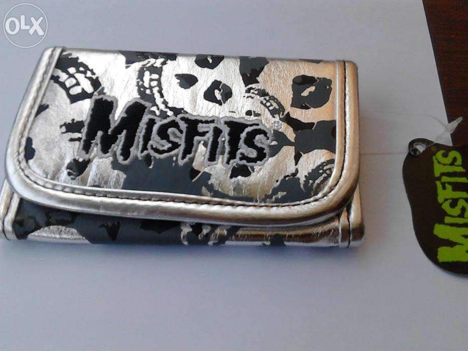 Carteira Misfits Nova Portes incluidos