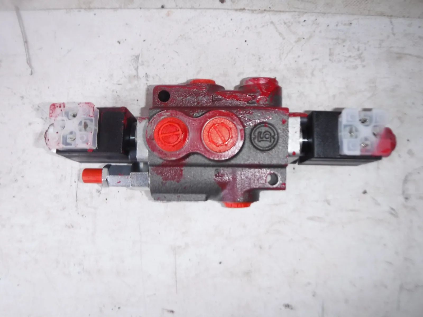 nowy rozdzielacz Zawór hydrauliczny elektryczny 12V 1x DW (A-B zamknięte) Z50 A ES3 12VDC G
