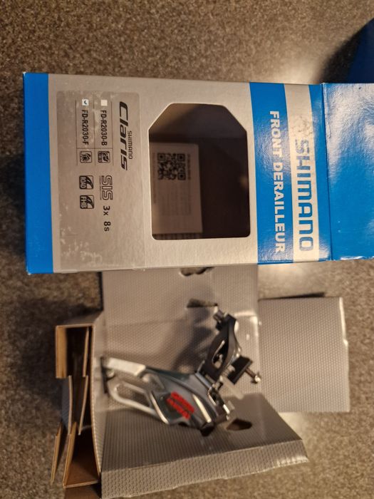 Grupa CLARIS R2000 3x8 NOWA. Klamkomanetki na prostą kierownicę!