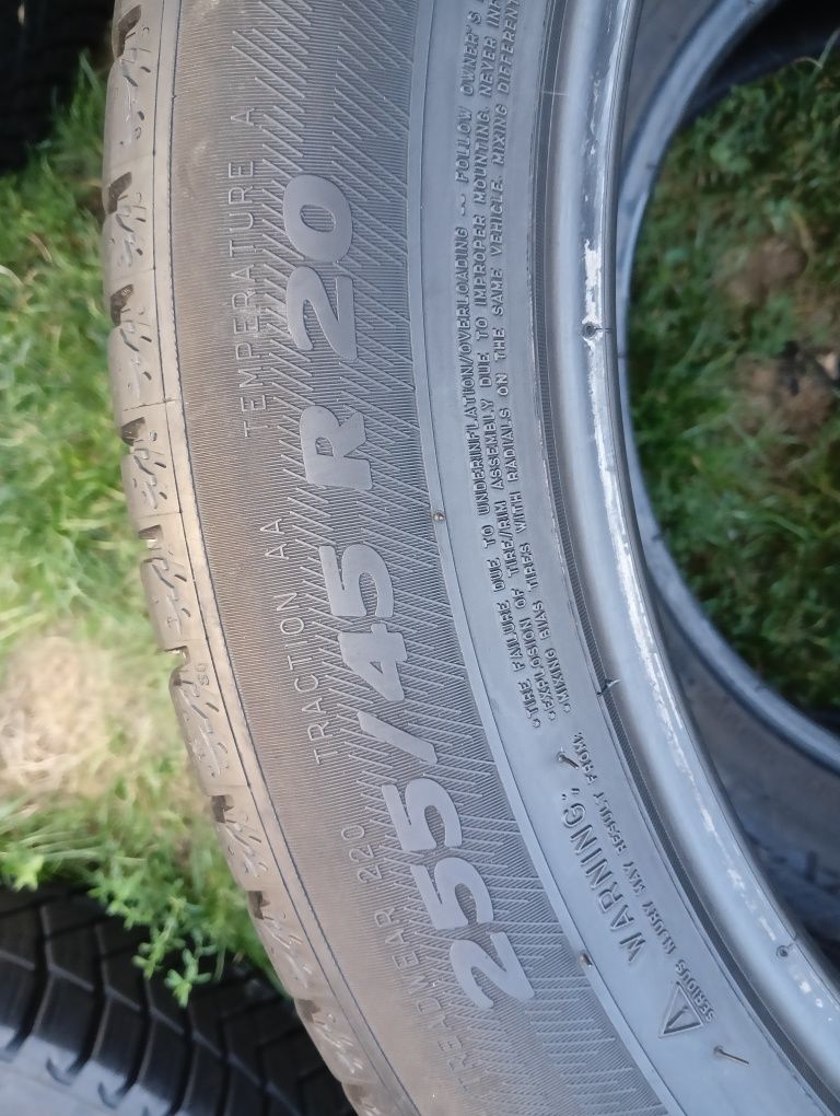 Michelin Latitude Sport 3 255.45.20.105v 6.3mm 42..20 rok