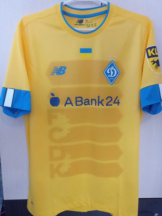 футболка Динамо К Шапаренко зб. України Забарний автограф Бущан Діалло