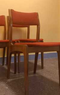 Komplet 4 drewnianych krzeseł tapicerowanych "Aster" PRL