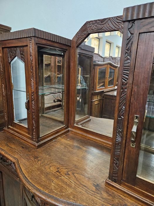 Francuski kredens z przeszkloną witrynką /