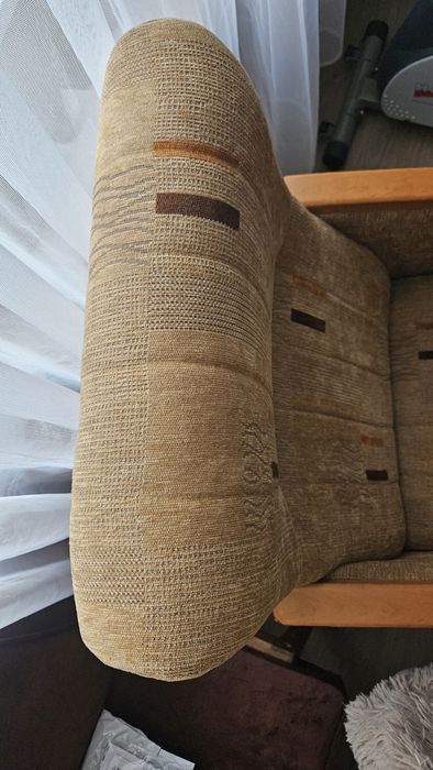 Fotel jak nowy, elementy drewniane