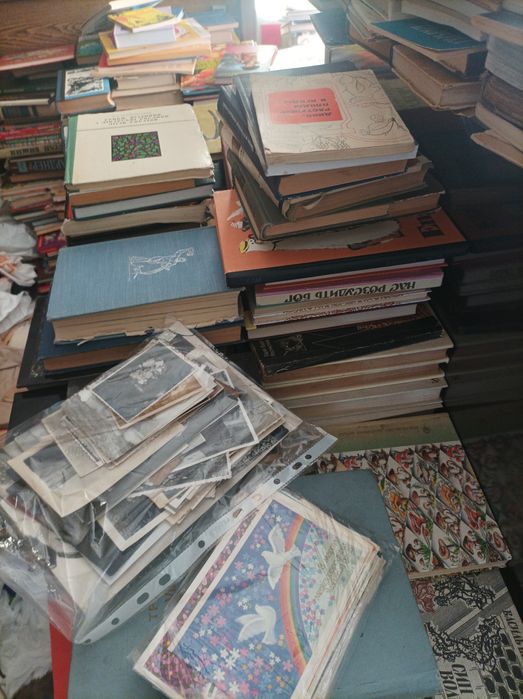 Скупка  макулатури тільки книги 40 грн кг Фотографії листівки 5 грн шт