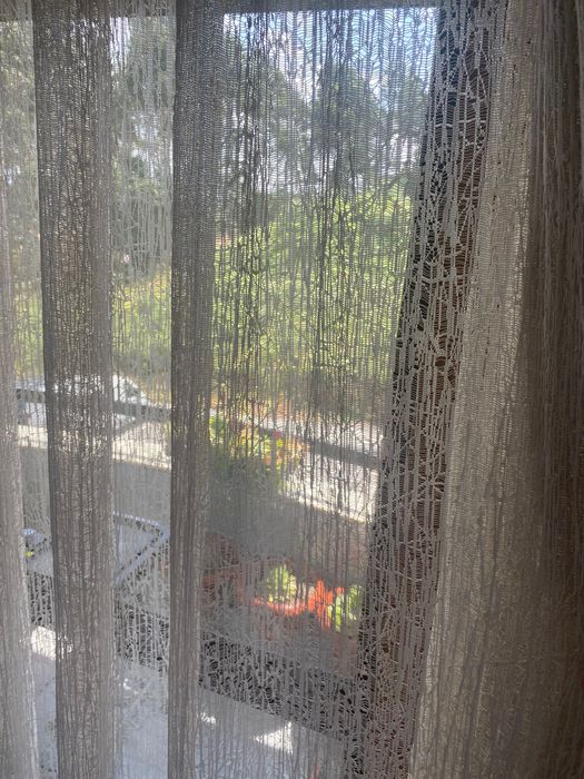 Cortinado em linho feito à medida, em bom estado