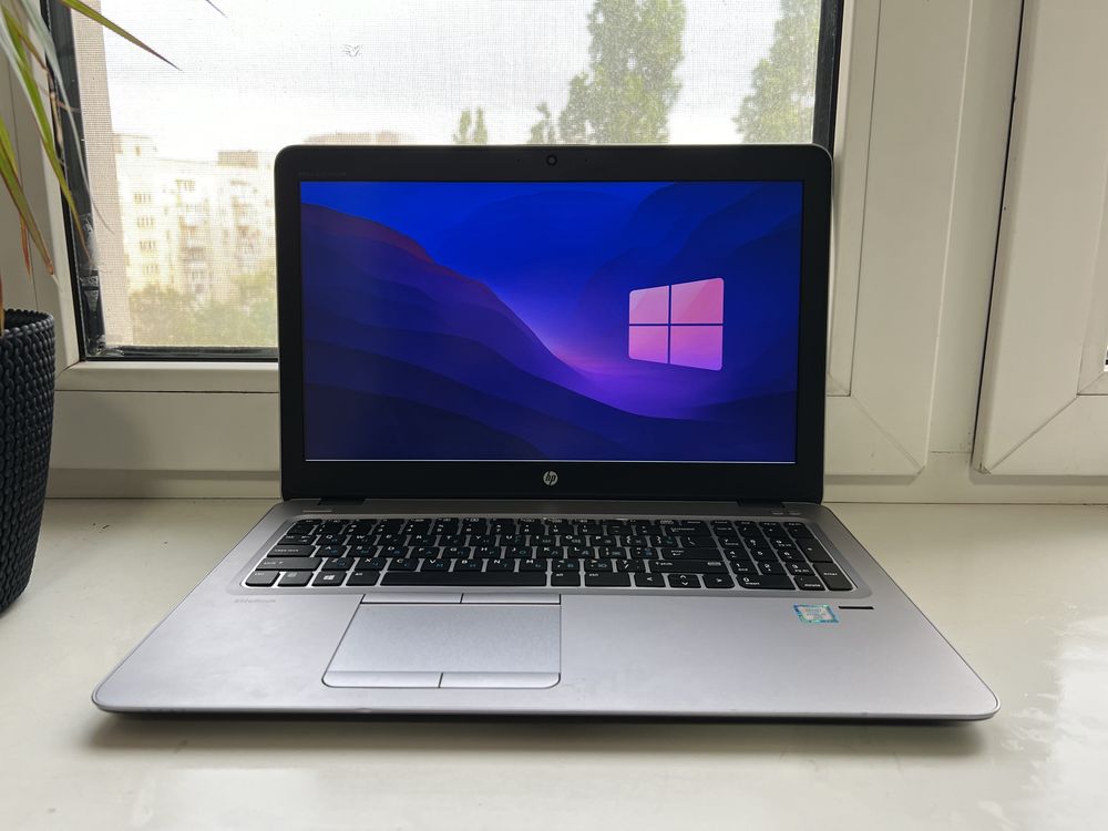 Ноутбук HP Elitebook l i7 6600 l r7 365m l 12gb ddr4 l ssd 256 m2 l