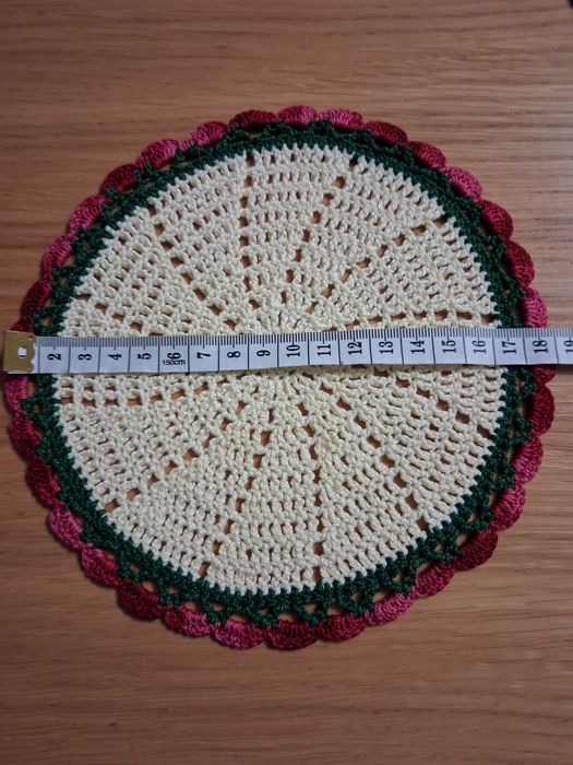 Podkładki robione na szydełku zestaw