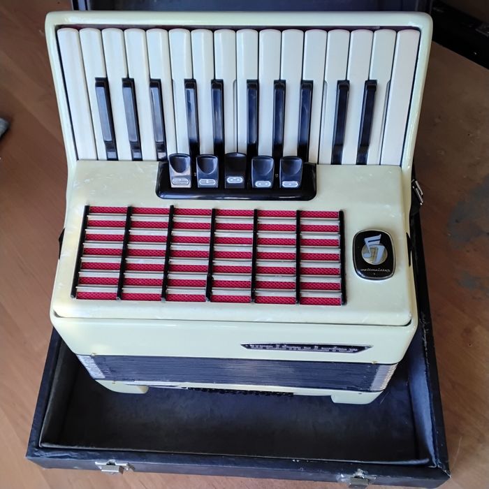 Akordeon Weltmaister Stella 40 b