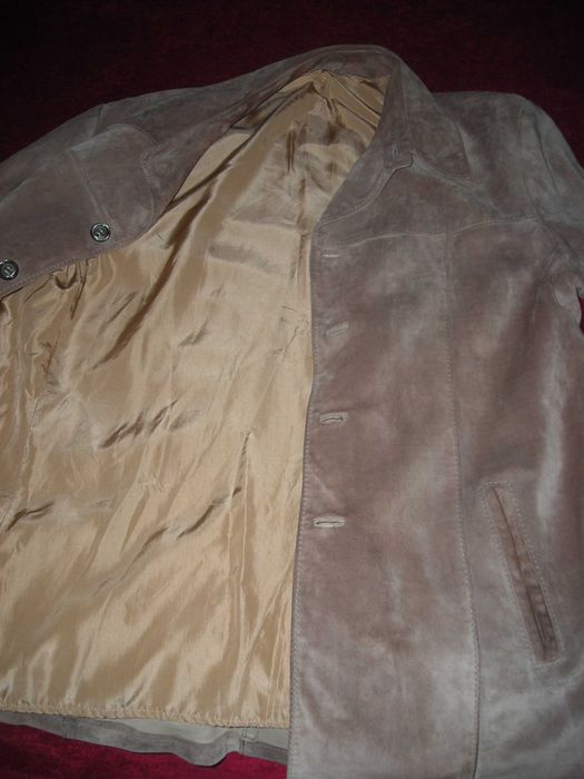 Casaco em pele genuína (marca Vinicius)