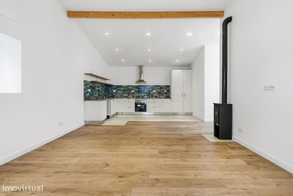 Moradia Térrea T3 Totalmente Remodelada