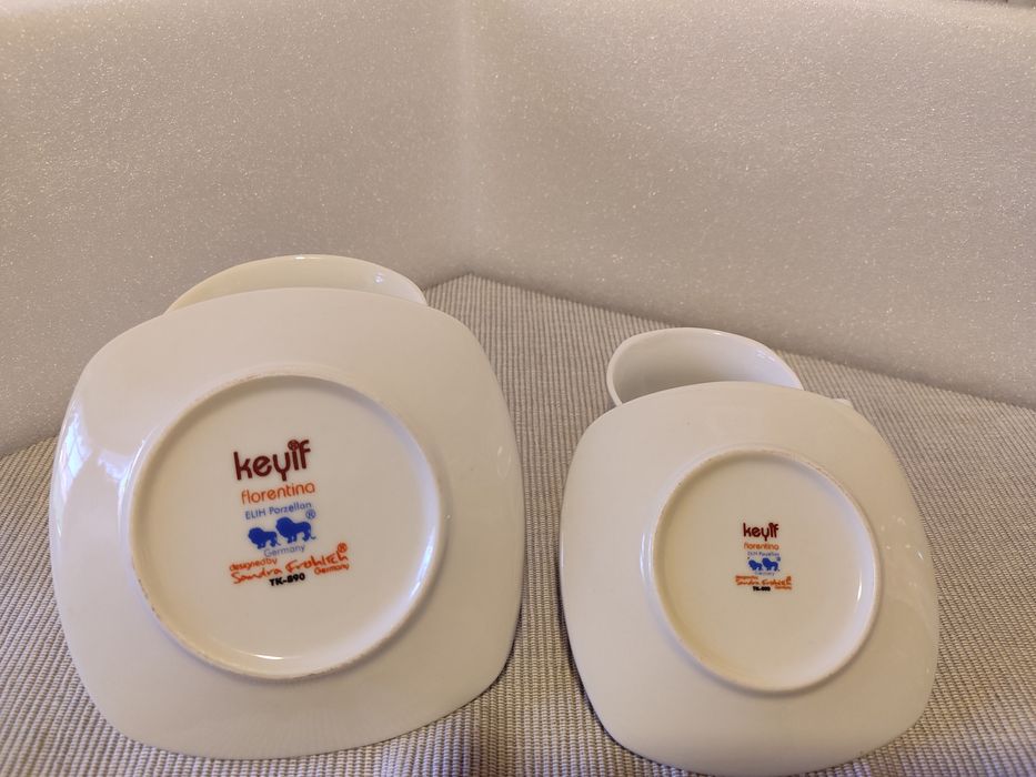 Filiżanki ze spodkami z porcelany niemieckiej