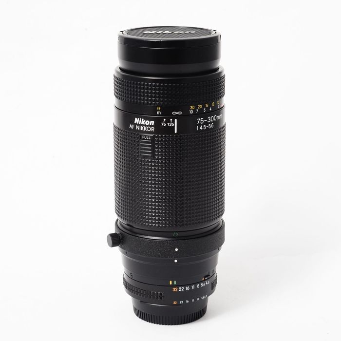Об'єктив Nikon 75-300mm f/4.5-5.6 AF Nikkor
