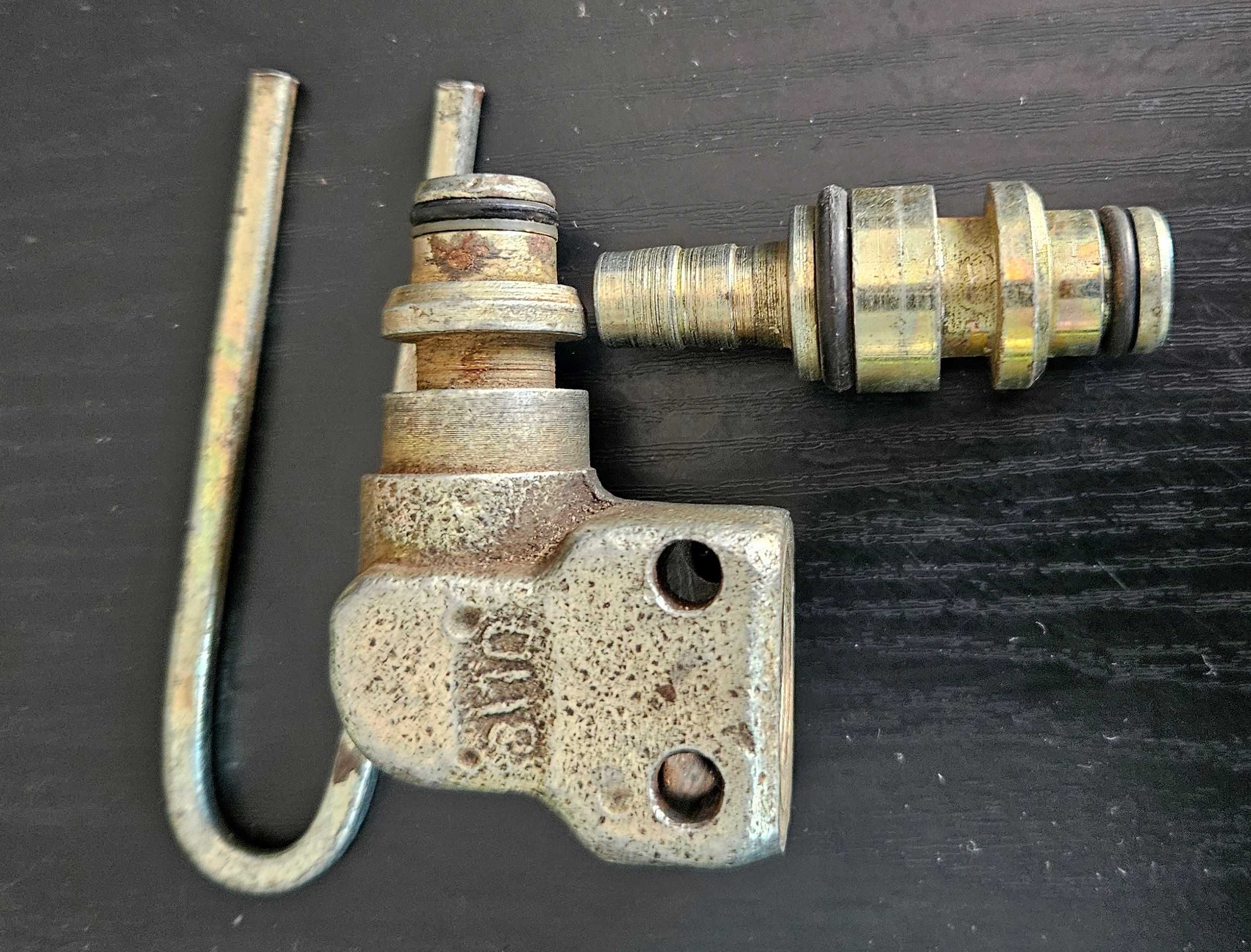 Szybkozłączka pneumatyczna kolanko 8\10 mm