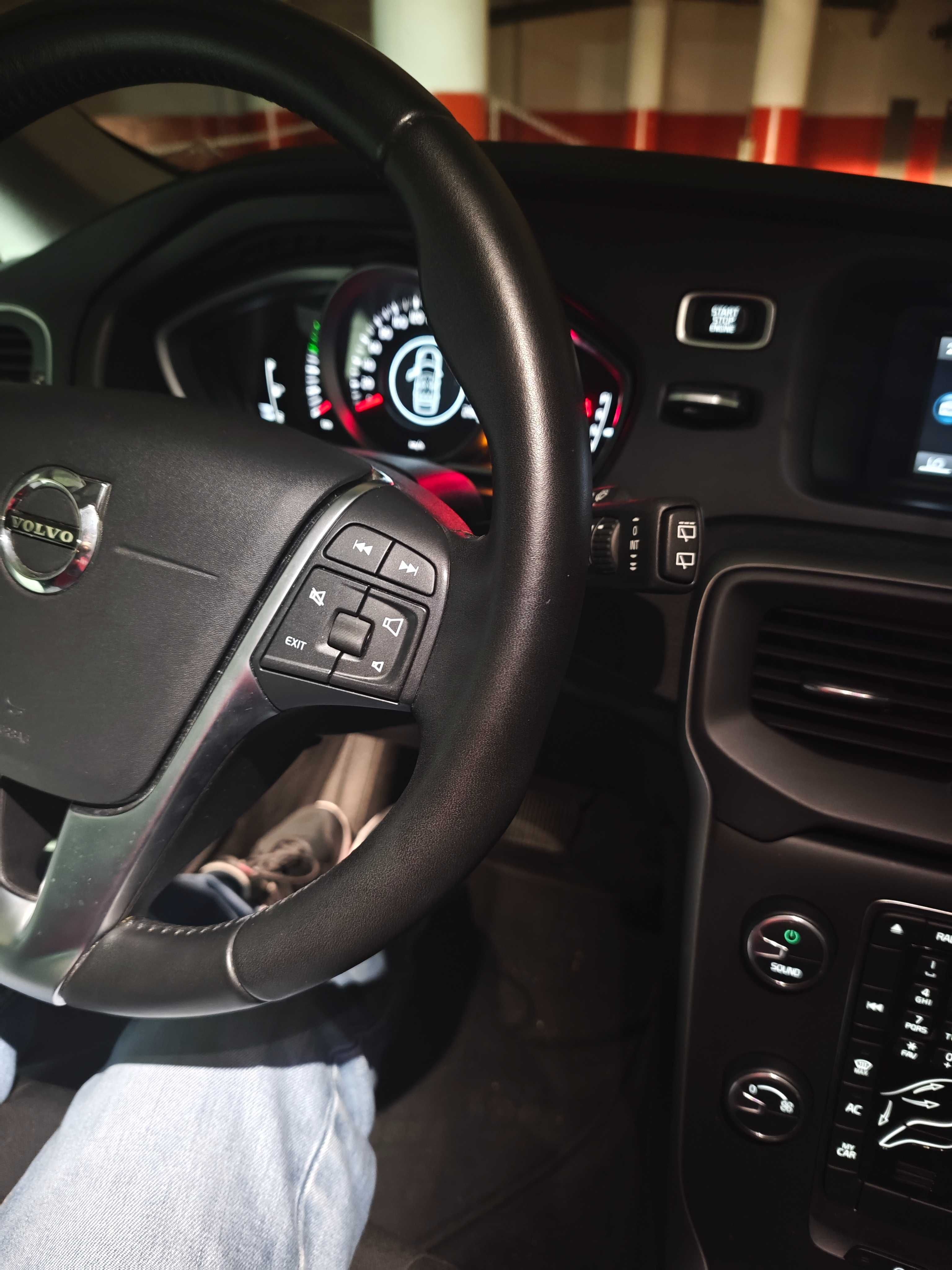 Volvo V40 T3 automático