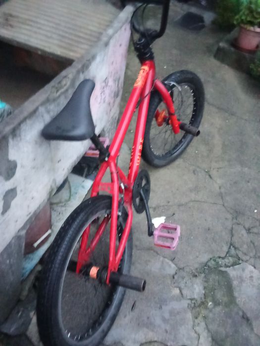 BMX semi-nova (precisa reparo na corrente)
