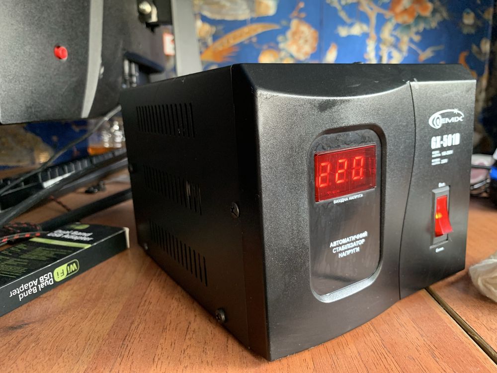 Стабилизатор напряжения Gemix GX-501D