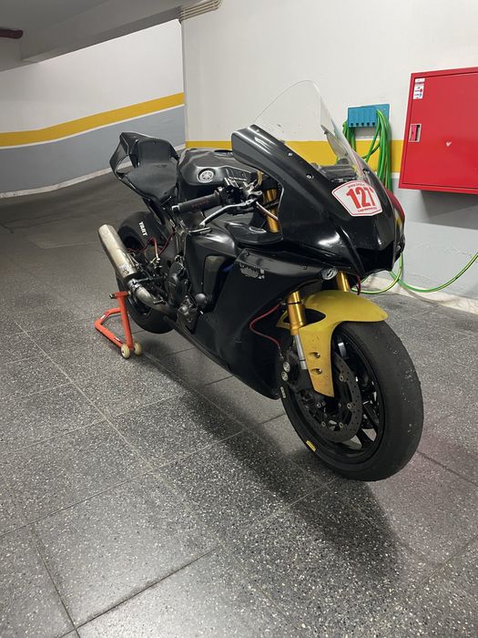 Yamaha R1 - pista