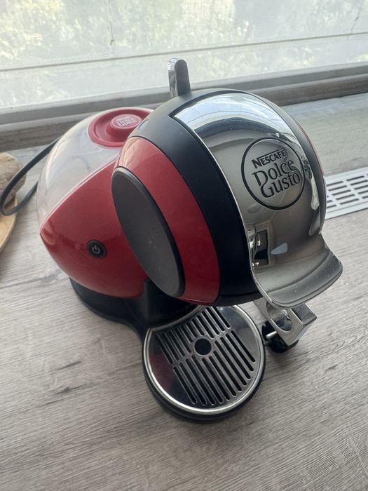 Кавомашина Nescafe Dolce Gusto. Капсульна