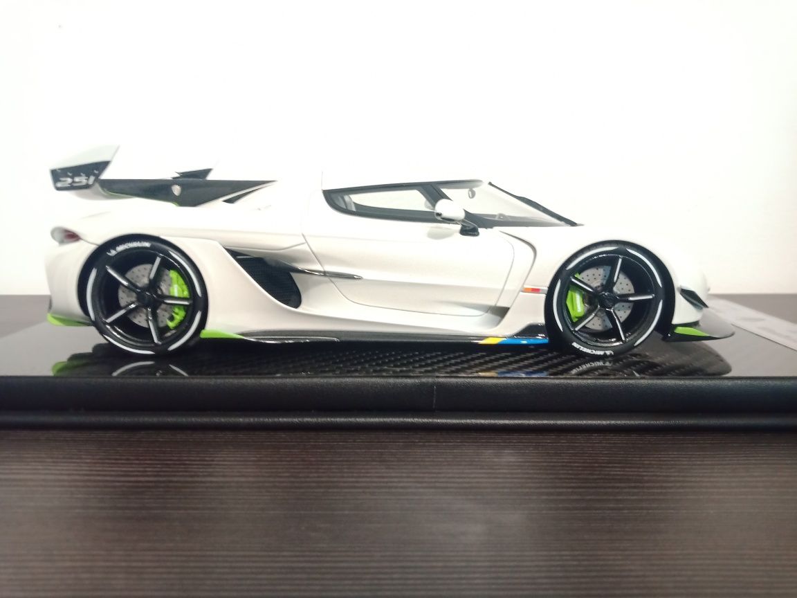 Koenigsegg Jesko FrontiArt 1:18 limitowana edycja