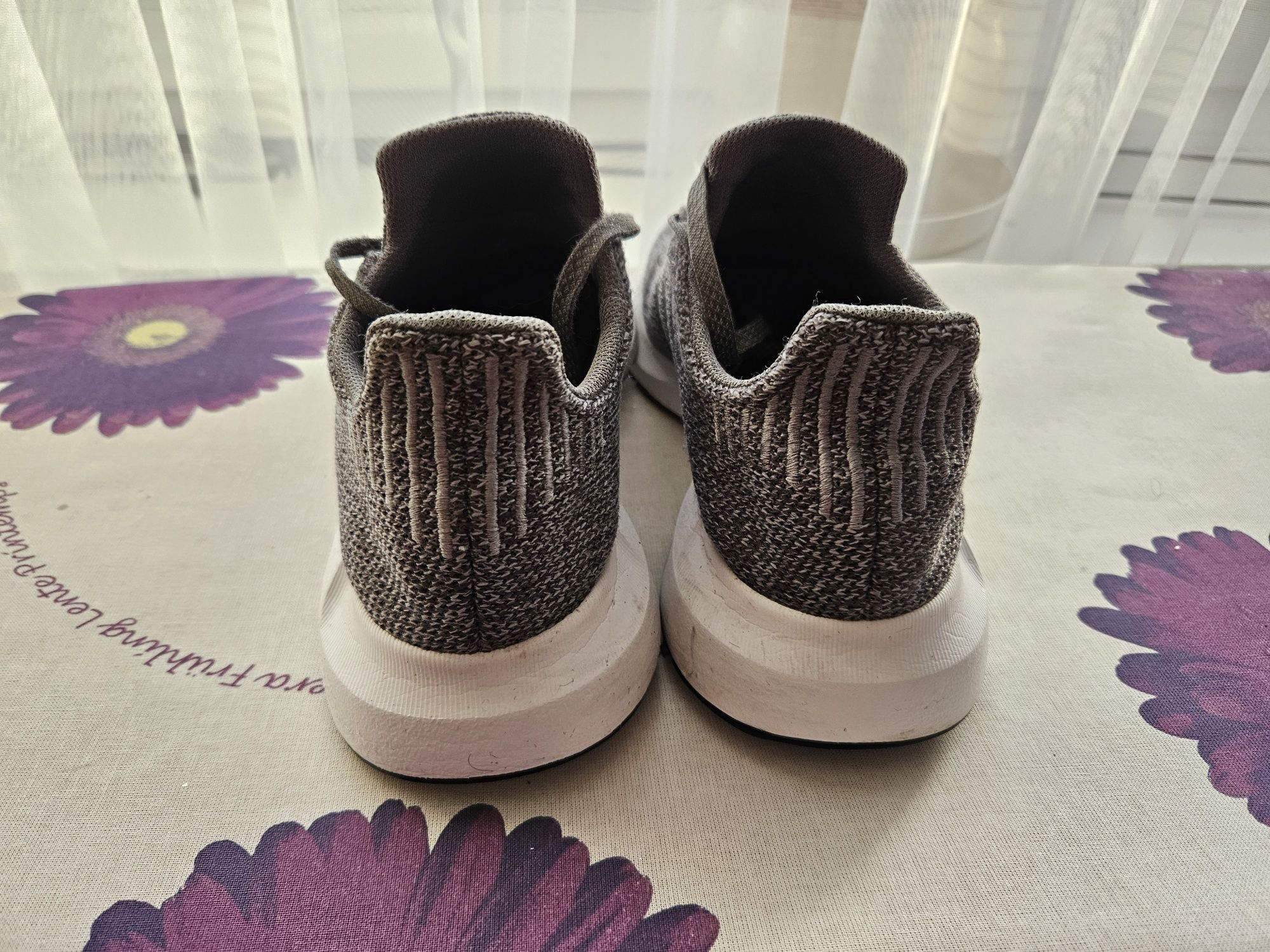 Adidas Swift Run r.42
