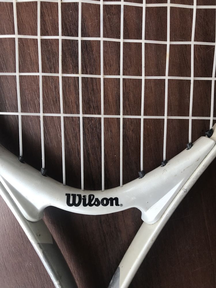 Прода ракетку Wilson