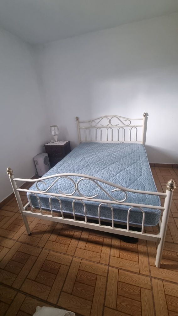 Cama de casal + colchão