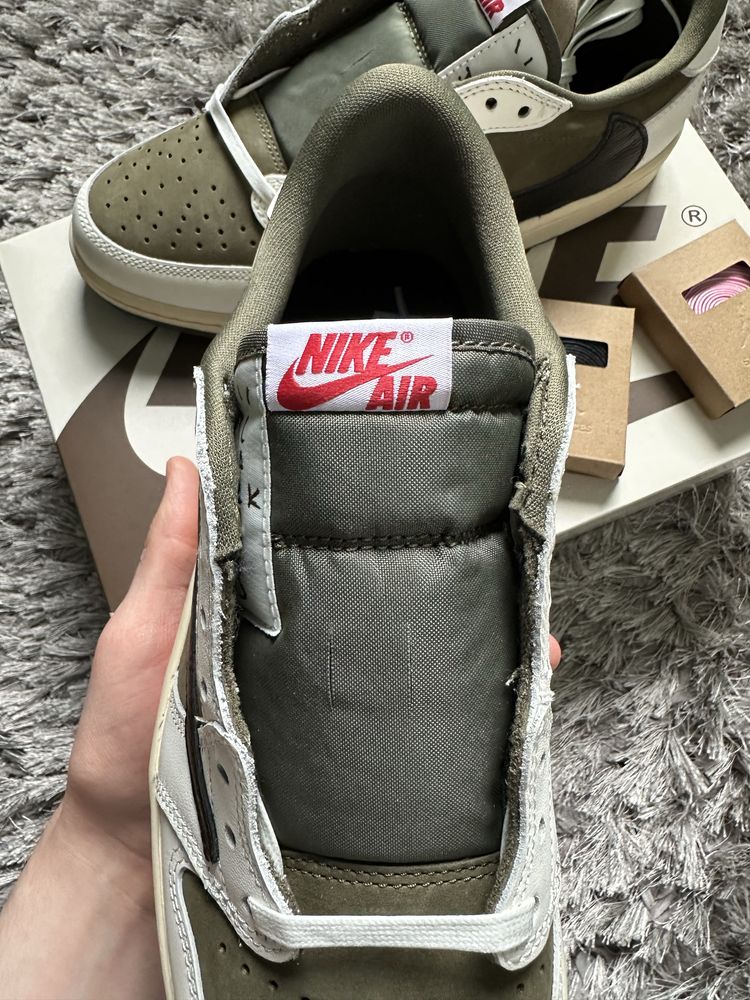 (43) Jordan 1 Retro Low OG SP | Travis Scott Medium Olive