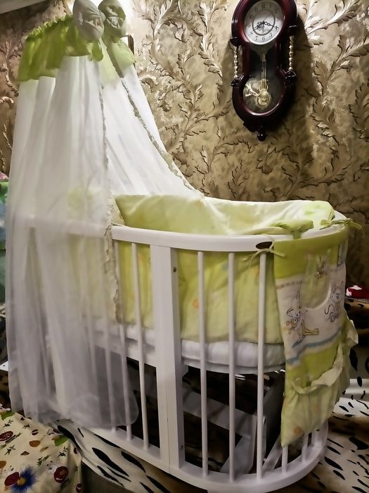 Продам овальную кроватку OVALBED трансформер со всей комплектацией.о
