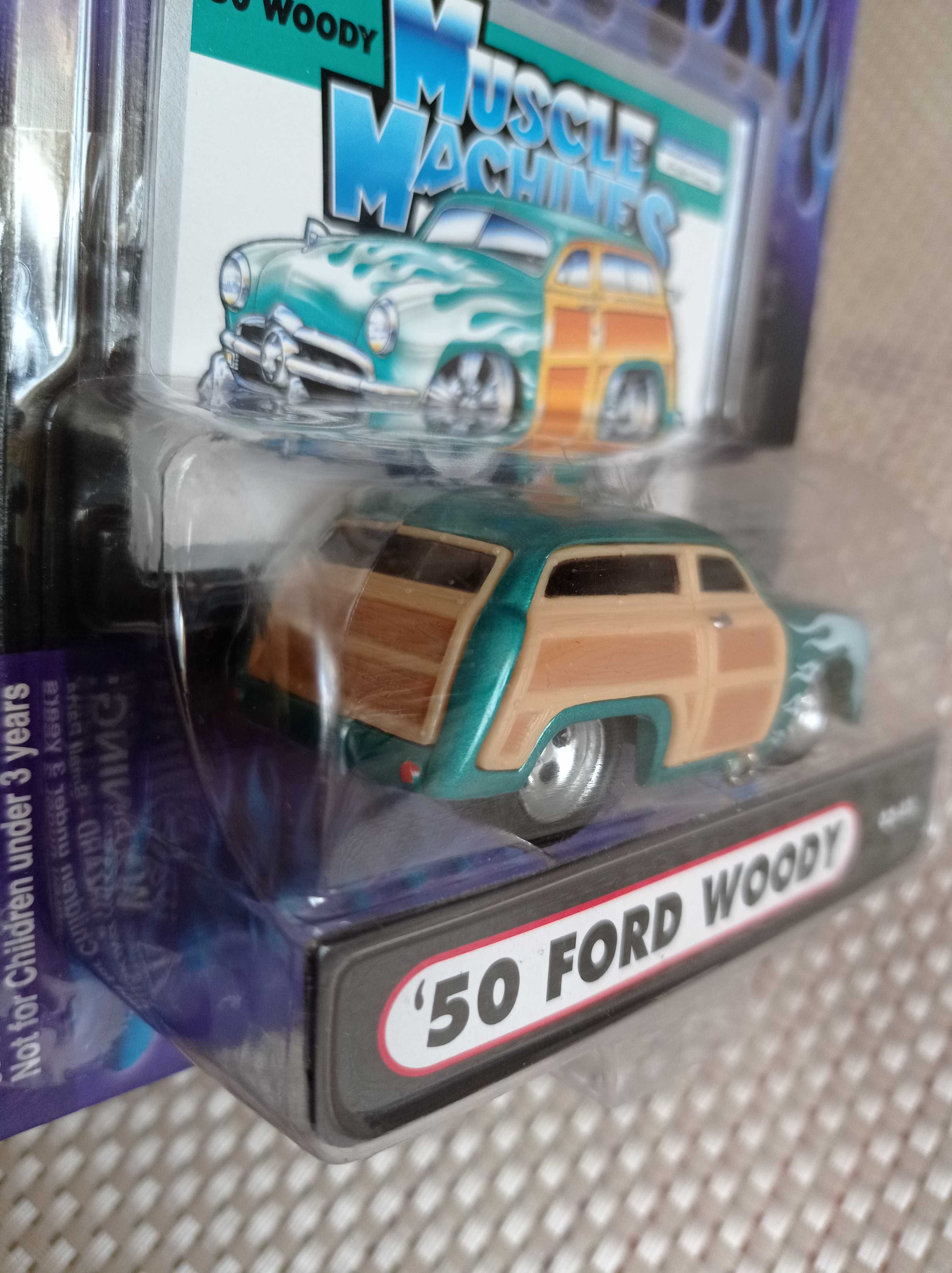 Коллекционная модель машинки Muscle Machines 1:64 '50 Ford Woody