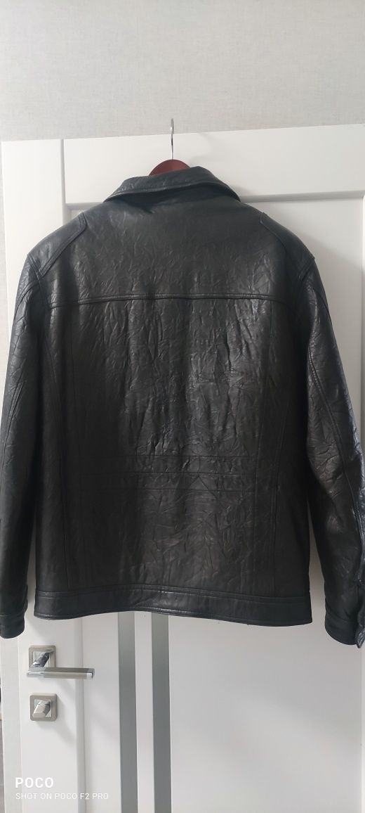 Кожаная, стильная, мужская демисезонная куртка xl, черная
