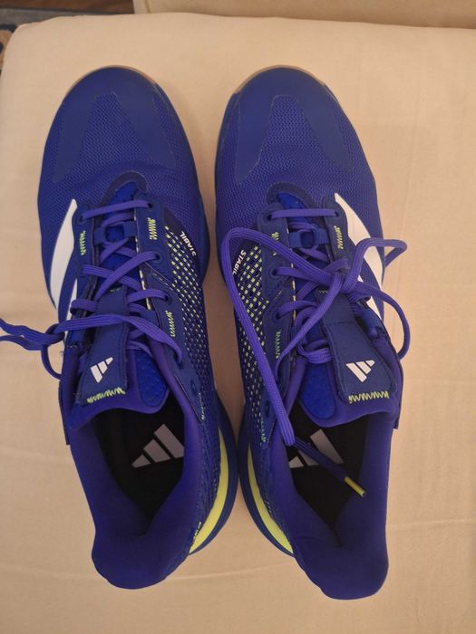 Ténis Adidas Stabil 16
