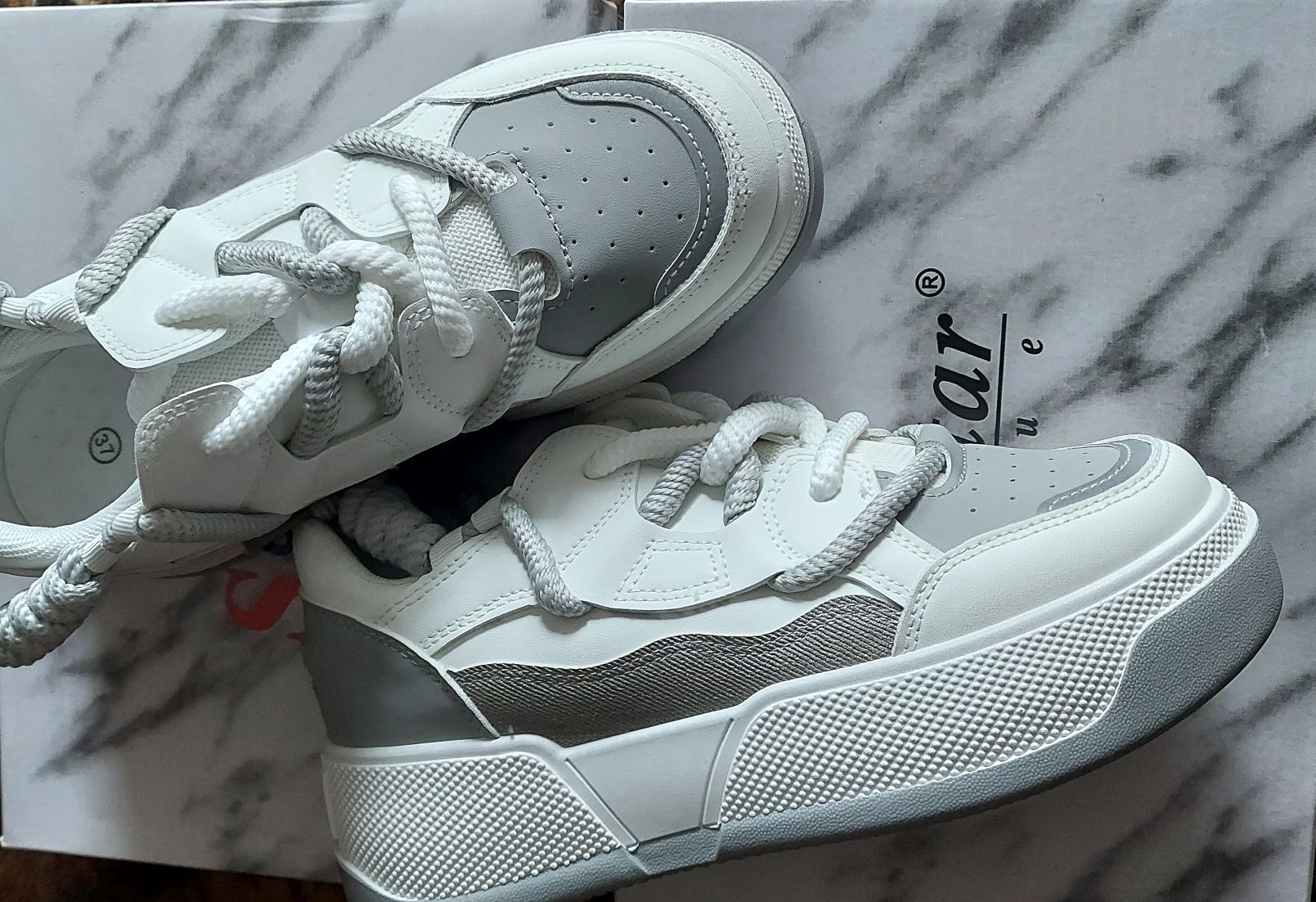 Adidasy nowe na koturnie 37