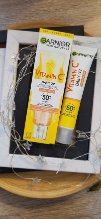 Garnier Vitamin C rozświetlający Fluid spf 50 redukcja przebarwień
