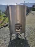Vende-se 2 cubas em inox 1000 litros cada. 350€/unidade ou 600€ as 2.