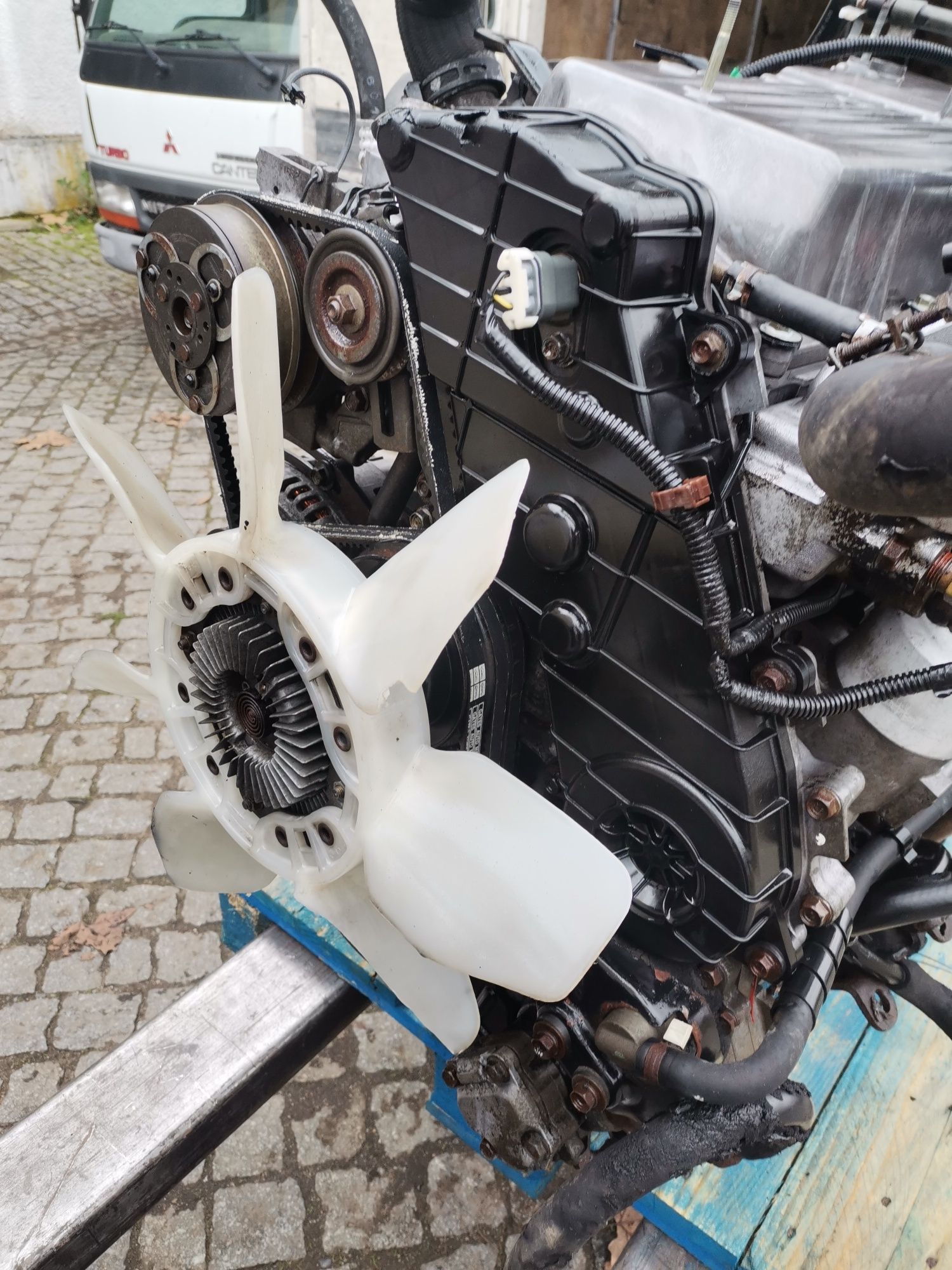 Motor Isuzu 4jx1